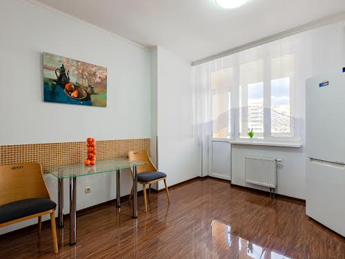 квартира за адресою Анни Ахматової вул., 30