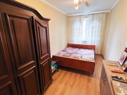 квартира за адресою Михайла Комарова вул., 2а