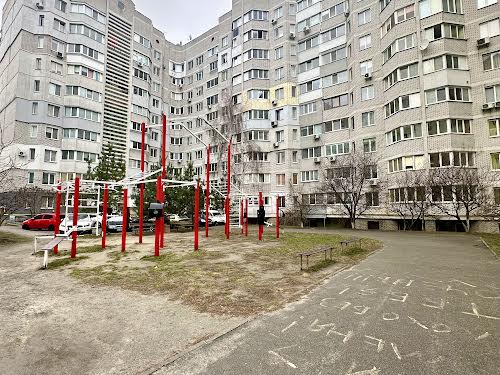 квартира за адресою с. Святопетрівське, Теплична вул., 38