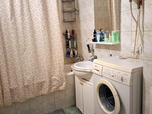 квартира за адресою Анни Ахматової вул., 3