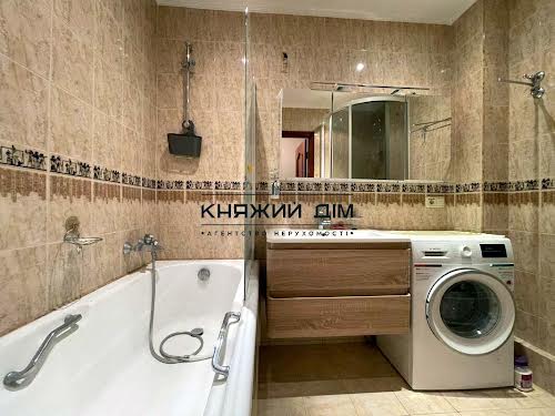 квартира за адресою Драгоманова вул., 8-А