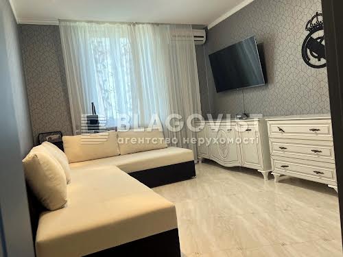 квартира за адресою Левітана вул., 3