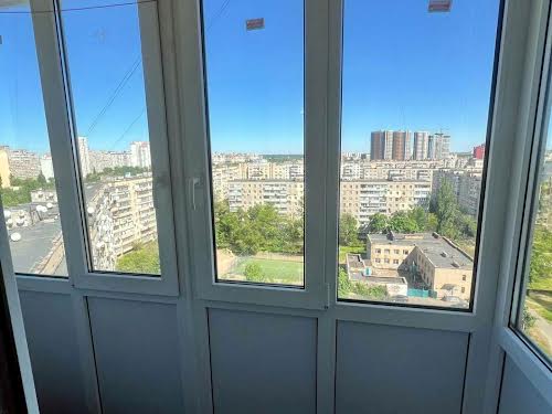 квартира за адресою Романа Шухевича просп. (Генерала Ватутіна), 2