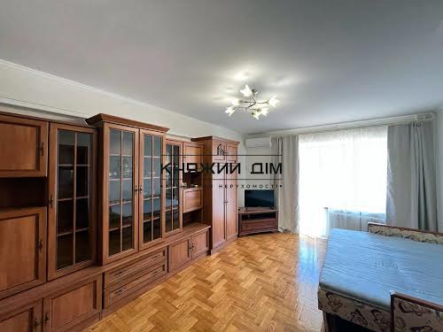 квартира за адресою Драгоманова вул., 44А