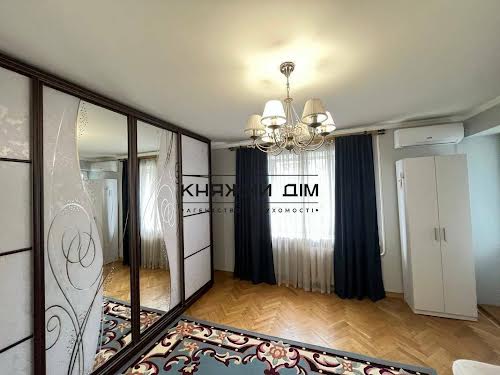 квартира по адресу Киев, Машиностроительная ул., 8