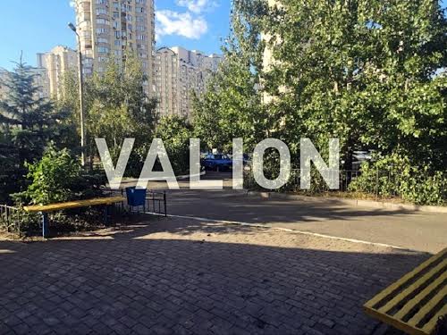 квартира за адресою Анни Ахматової вул., 45