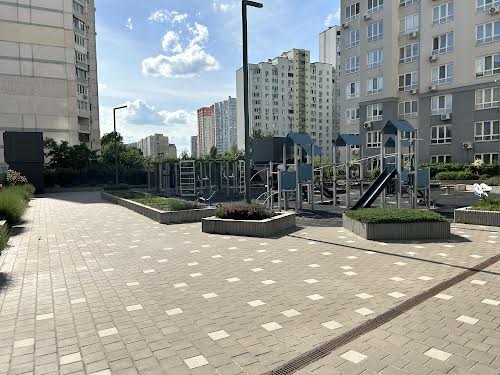 квартира за адресою Драгоманова вул., 10