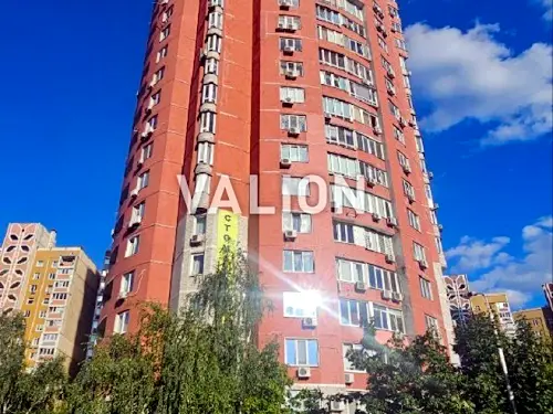 квартира за адресою Анни Ахматової вул., 45