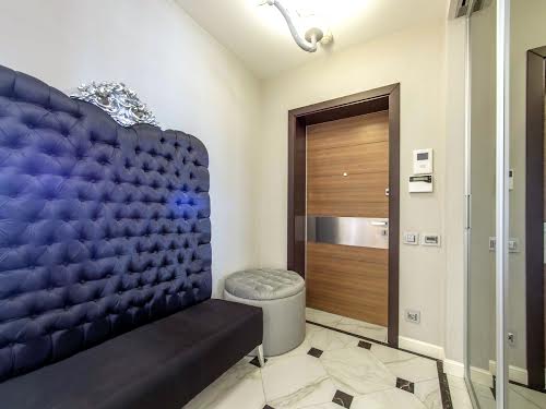 квартира за адресою Раїси Окіпної вул., 18