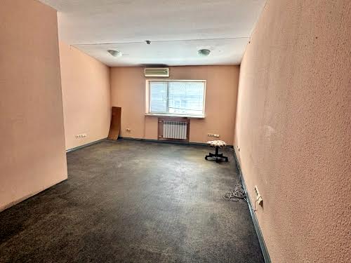 комерційна за адресою Автопаркова вул., 7