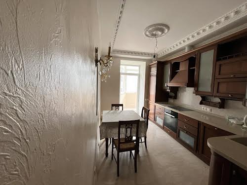 квартира за адресою Почайнинська вул., 70