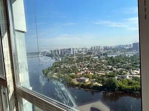 квартира за адресою Київ, Зарічна вул., 8