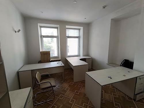 комерційна за адресою Михайлівська вул., 12-Б
