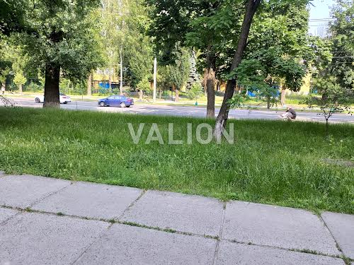 комерційна за адресою Васильківська вул., 38