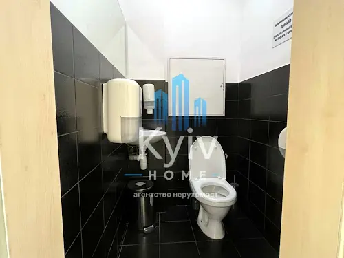 комерційна за адресою Басейна вул., 7
