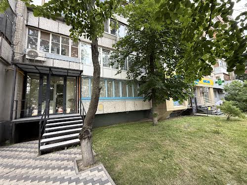 комерційна за адресою Київ, Оболонський просп., 10