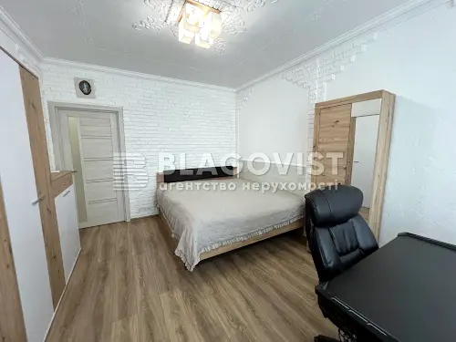 квартира за адресою Дмитрівська, 60/19