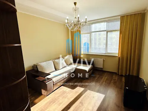 квартира за адресою Сім'ї Кульженків вул. (Петра Дегтяренка), 35