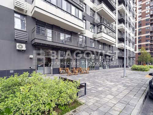 квартира за адресою Олександра Олеся вул., 7