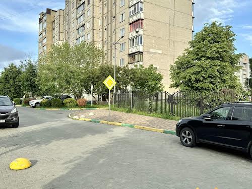 квартира за адресою Юності вул., 1