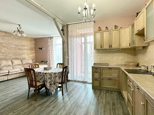 квартира за адресою Регенераторна вул., 4 к2