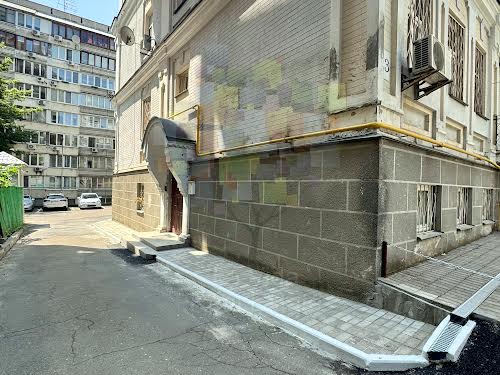комерційна за адресою Олександра Кониського вул., 23