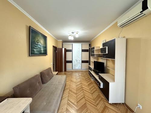 квартира по адресу Святотроїцька ул., 23
