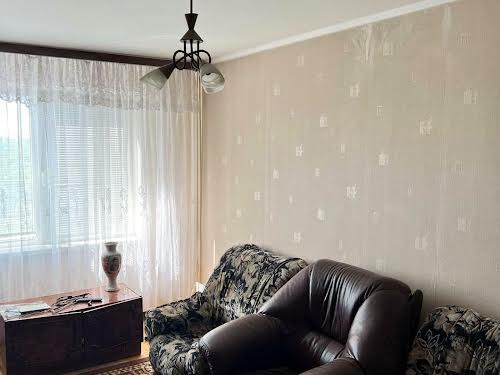 квартира за адресою Романа Шухевича просп. (Генерала Ватутіна), 2