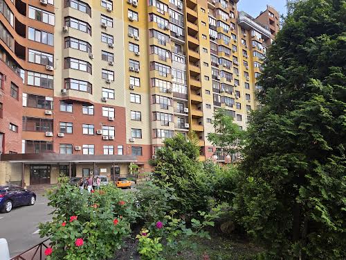 квартира за адресою Євгена Коновальця вул. (Щорса), 32-Б
