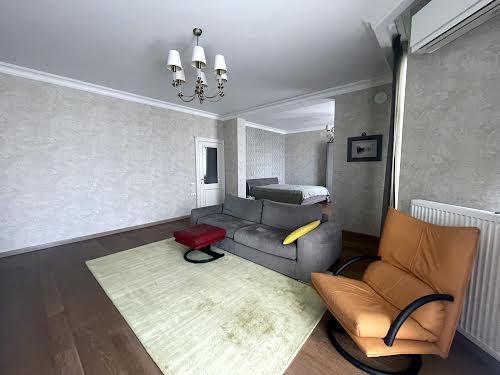 квартира за адресою Назарівська вул. (Вєтрова), 23-А