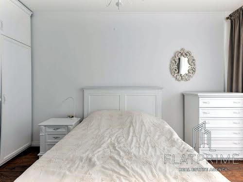 квартира за адресою Дегтярна вул., 7
