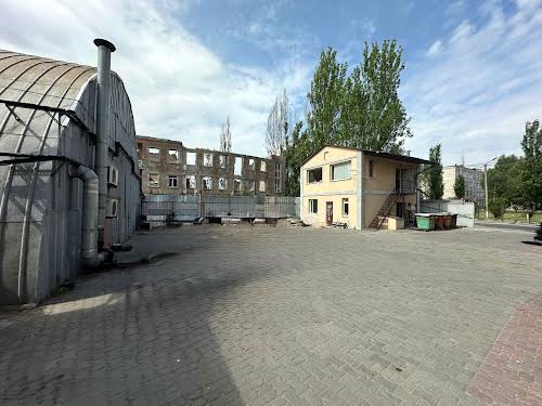 комерційна за адресою Універсальна вул., 6