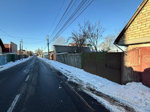 участок по адресу с. Петропавловская борщаговка, чкалова