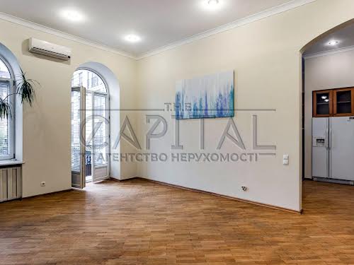 комерційна за адресою Лютеранська вул., 12