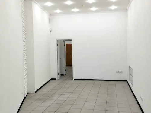 комерційна за адресою Алчевських вул. (Артема), 3