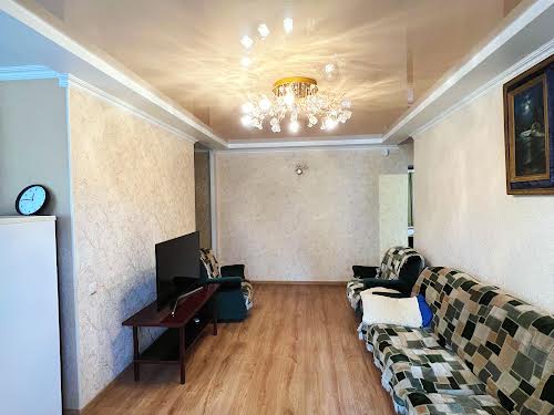 квартира за адресою Михайла Комарова вул., 2а