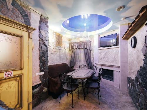 комерційна за адресою Петра Калнишевського вул. (Михайла Майорова), 7