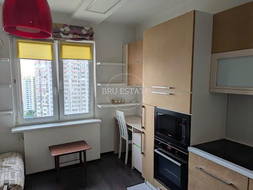 квартира за адресою Драгоманова вул., 1-Б