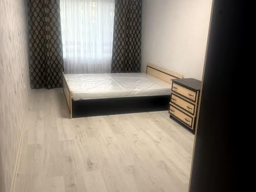 квартира за адресою Озерна вул., 27-Б