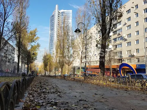 квартира по адресу Леси Украинки бульв., 3