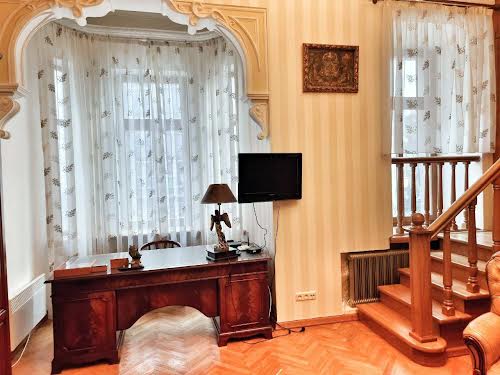 квартира по адресу Институтская ул., 13/4