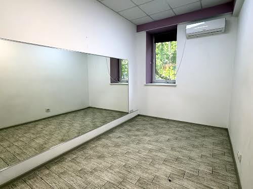 комерційна за адресою Саксаганського, 45