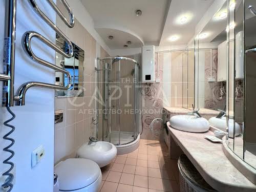 квартира за адресою Шота Руставелі вул., 44