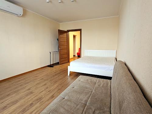 квартира за адресою Ревуцького вул., 54