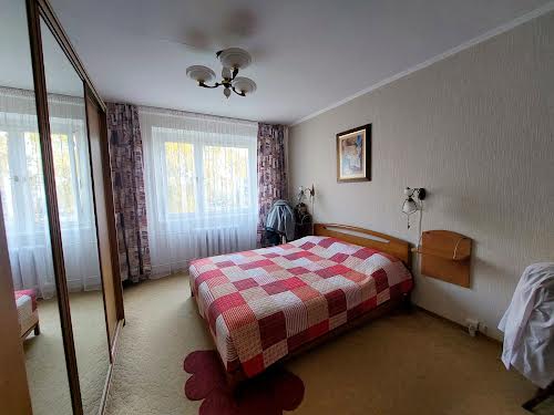 квартира за адресою Тролейбусна вул., 8