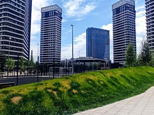квартира за адресою Причальна вул., 10