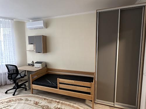 квартира за адресою Миколи Бажана просп., 12