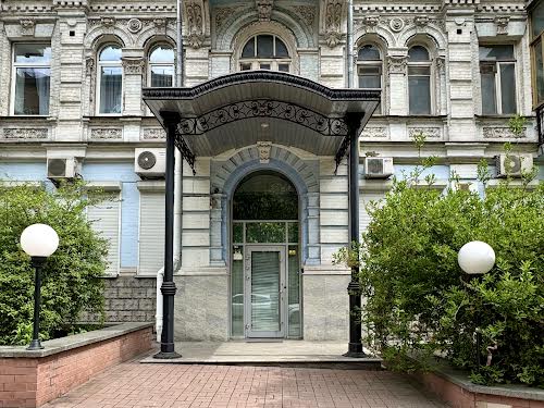 комерційна за адресою Тарасівська вул., 19