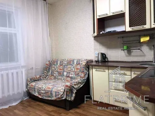 квартира за адресою Лариси Руденко вул., 21