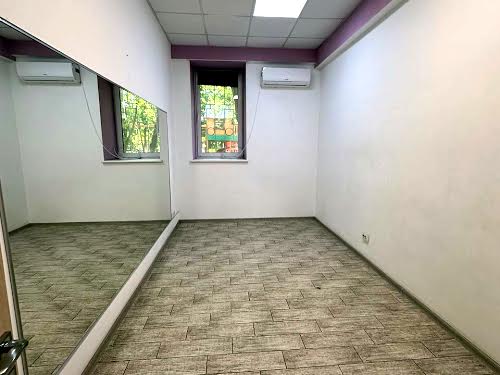 комерційна за адресою Саксаганського, 45